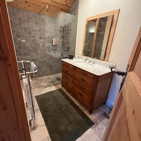 Stilvolle Wohlfuehlzimmer Im Salzkammergut Strobl