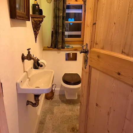 Stilvolle Wohlfuehlzimmer Im Salzkammergut * Strobl