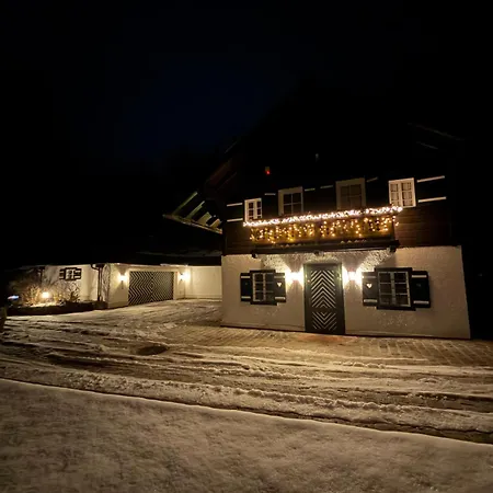 Stilvolle Wohlfuehlzimmer Im Salzkammergut 스트로블